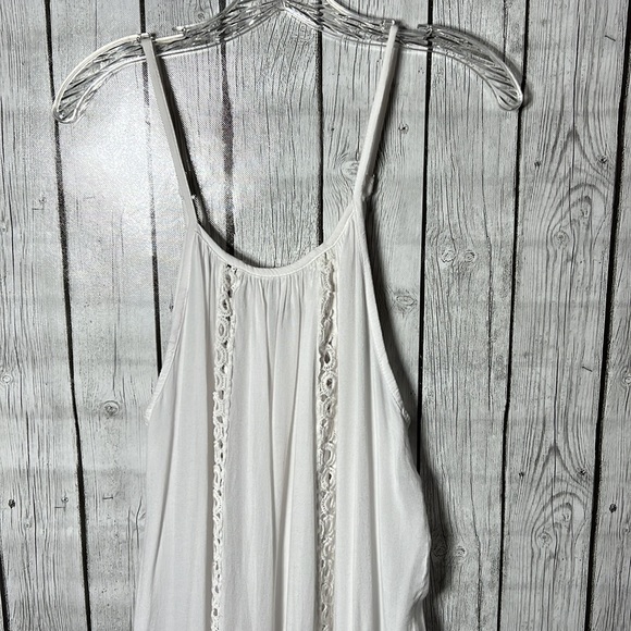 Raviya white lace cut out trim tunic tank size large - Picture 2 of 9